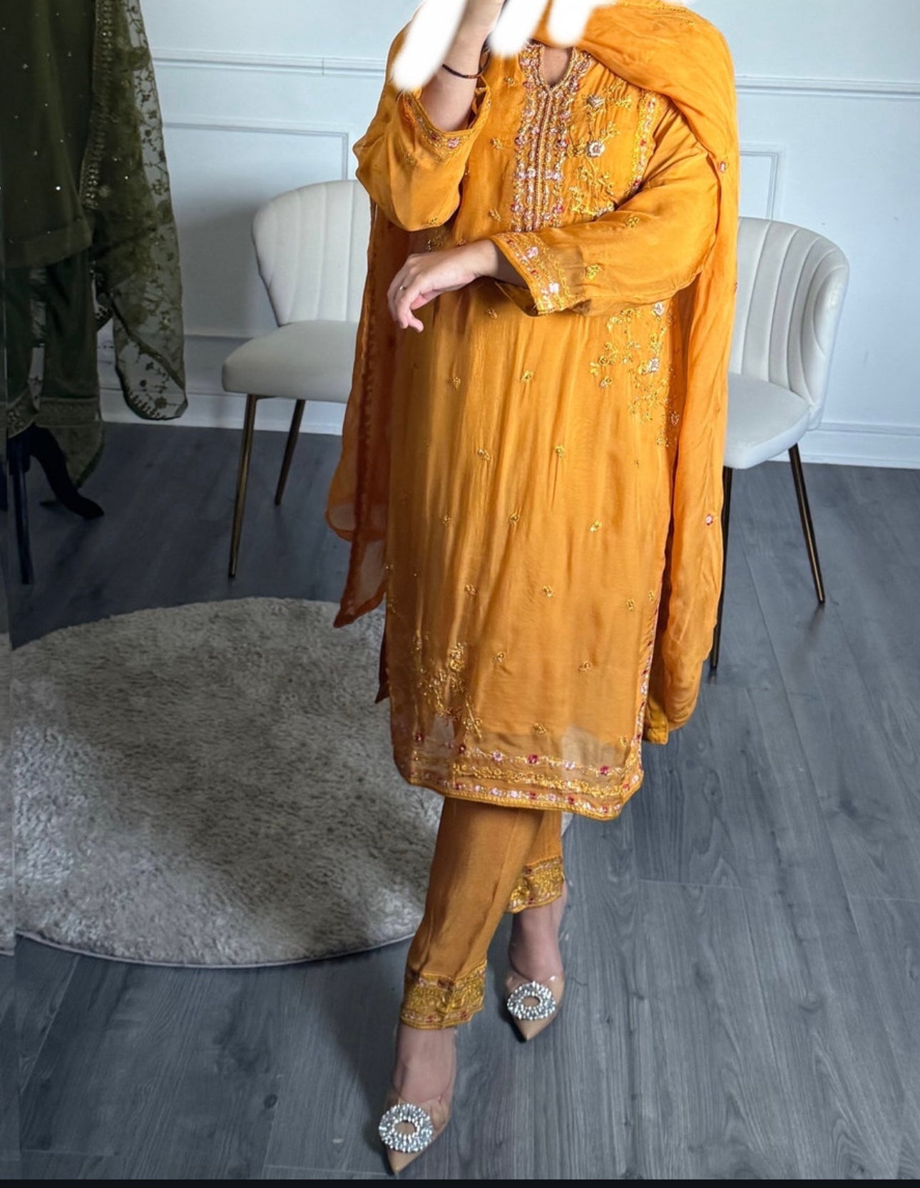 Suit Mariam