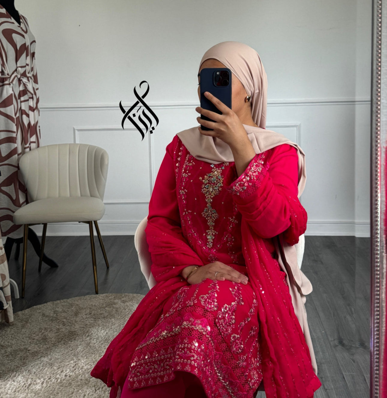 Suit Naziya Fushia