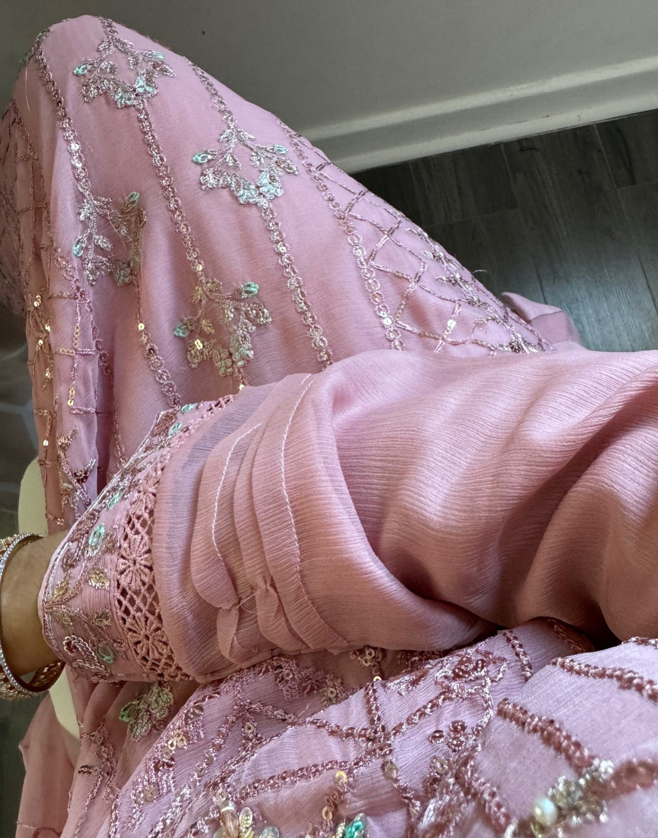 Suit Laila