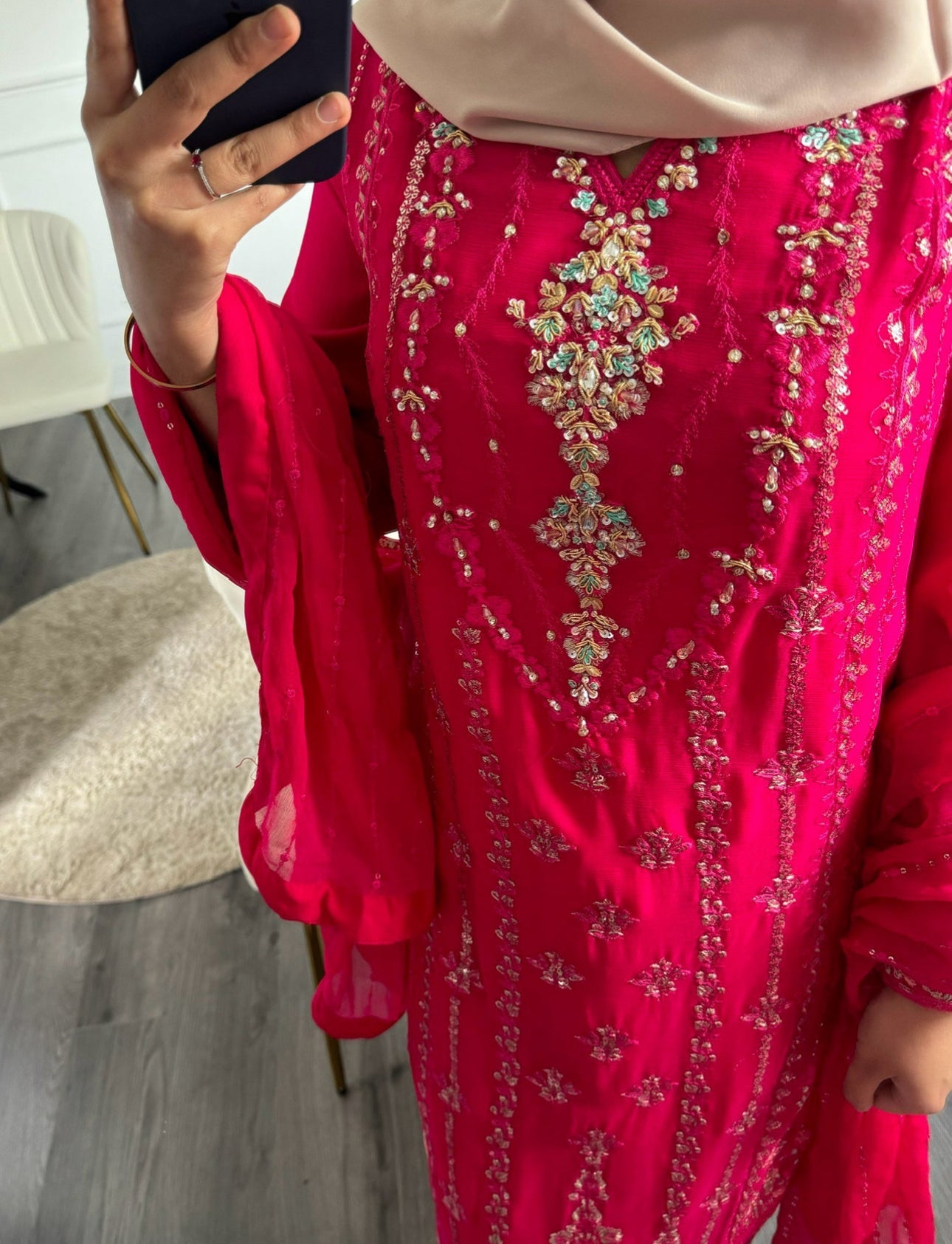 Suit Naziya Fushia
