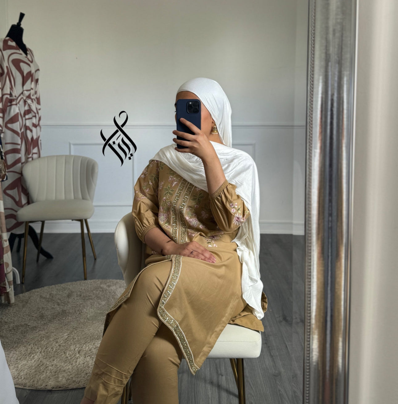 SUIT LAIBA