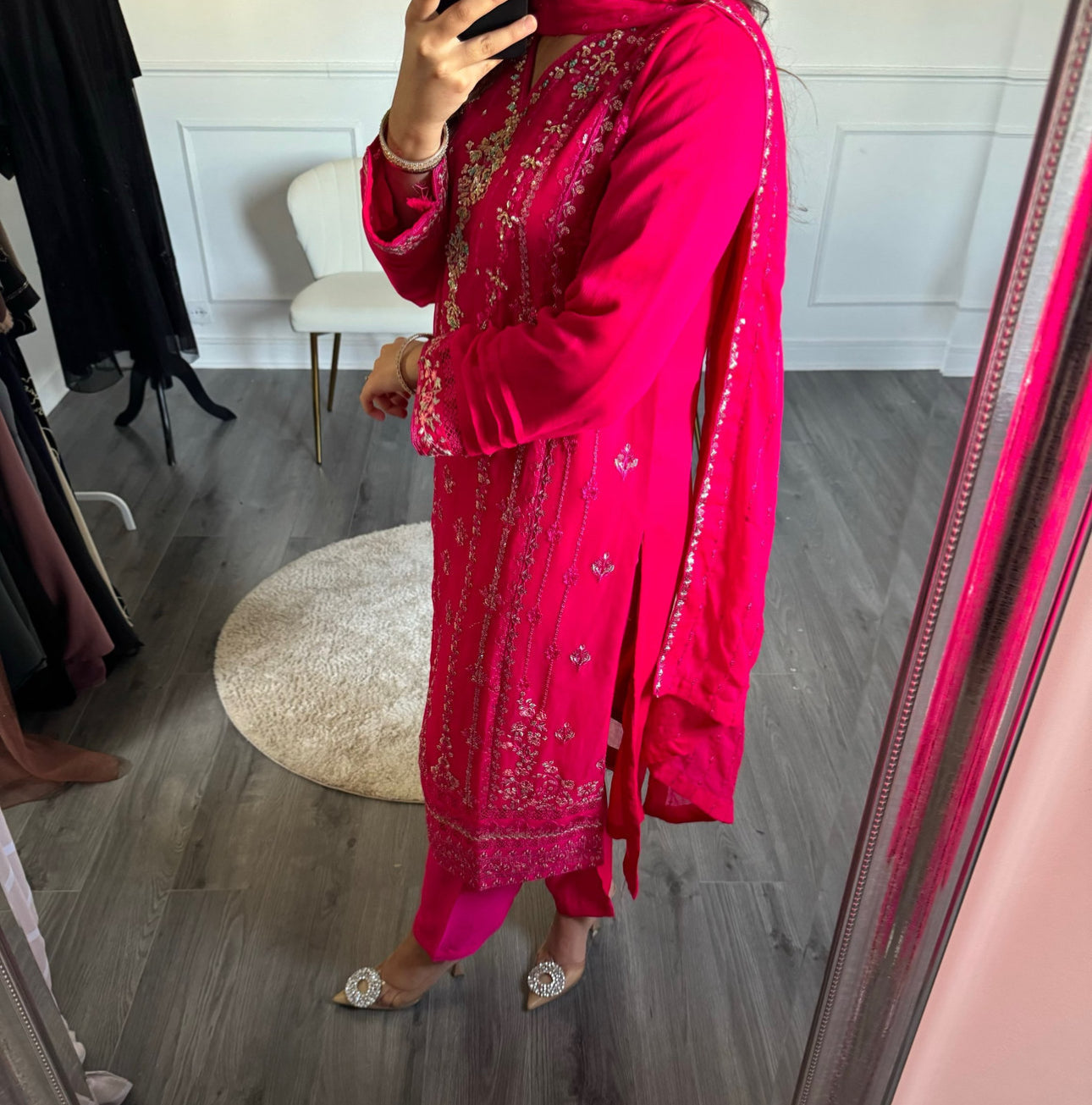 Suit Naziya Fushia